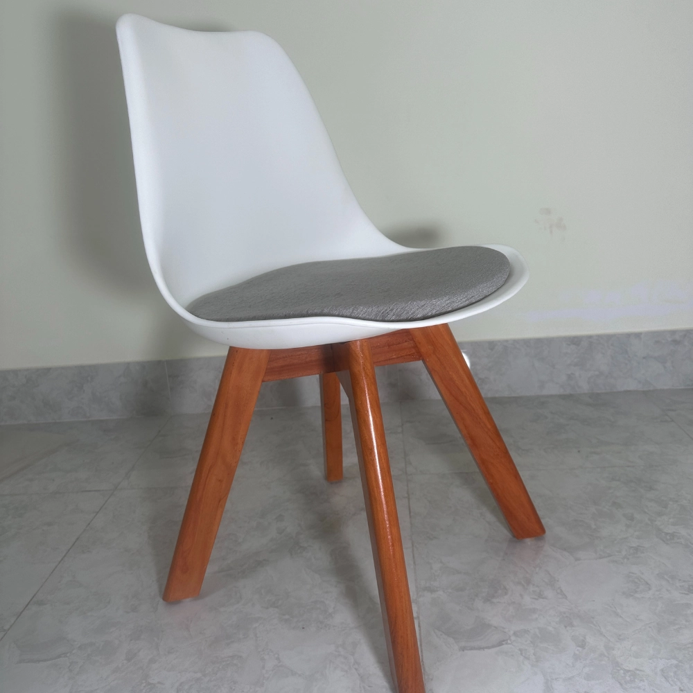 Solfa Tulip Chair