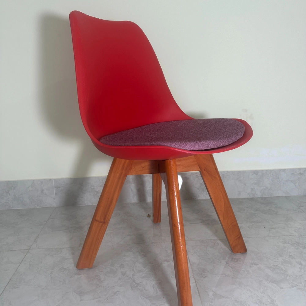 Solfa Tulip Chair